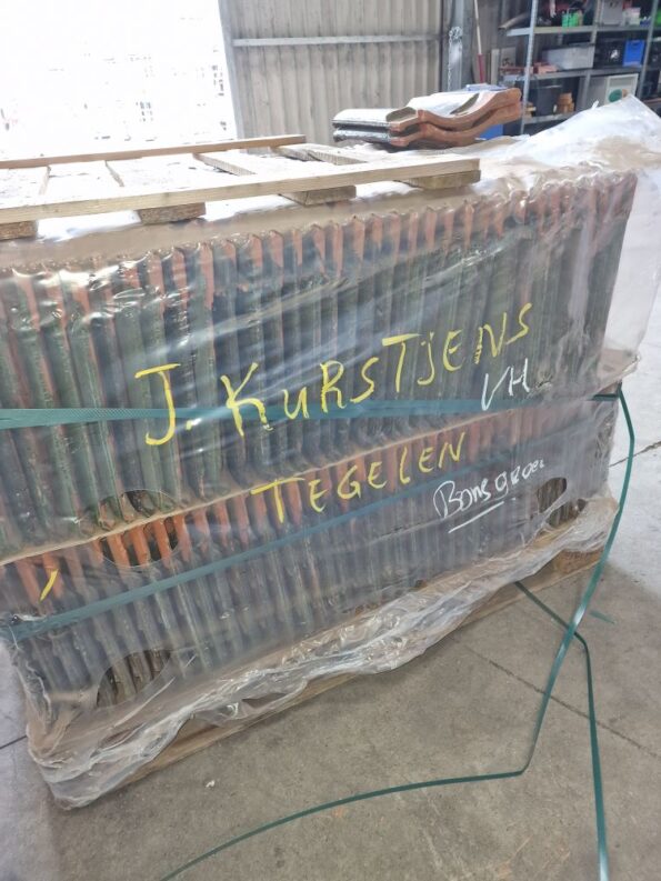 J.-Kurstjens-VH-dakpan-brons-groen-verglaasd