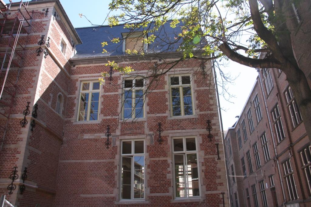 Kroon - handvorm baksteen - Spaans model rood nuance - Werk Leuven 1 Traditec-Handvorm-Spaanse-Steen-24x11x5-Bokrijk-
