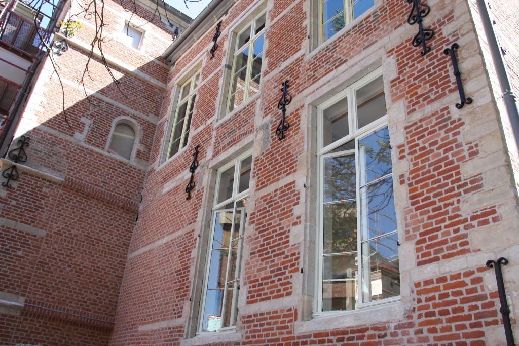 Kroon - handvorm baksteen - Spaans model rood nuance - Werk Leuven 2 Traditec-Handvorm-Spaanse-Steen-24x11x5-Bokrijk-