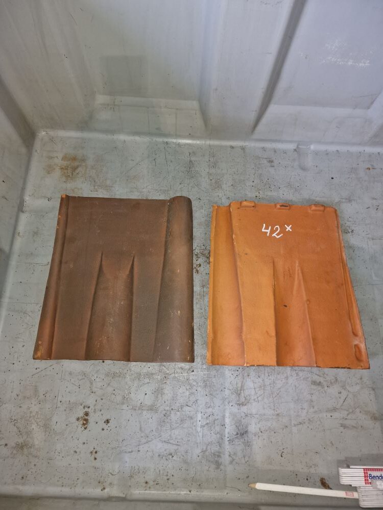 Bridgwater large Pool tile aged red Traditec